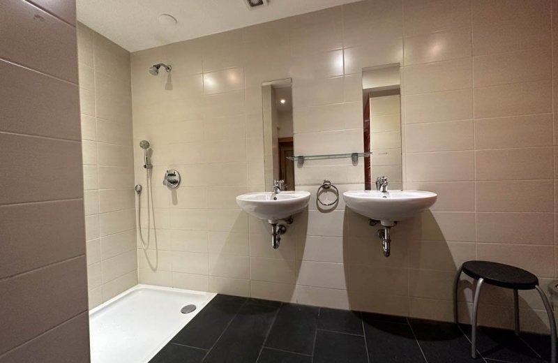 10 pers gesch badkamer 3