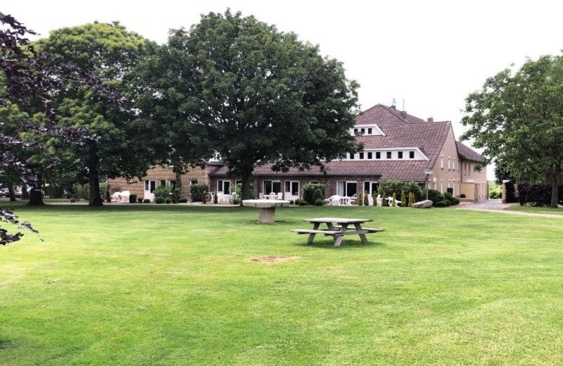 12 pers gesch buitenkant 1