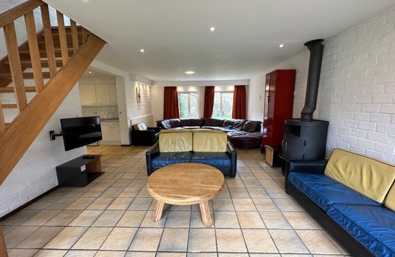 15 pers gesch woonkamer 1