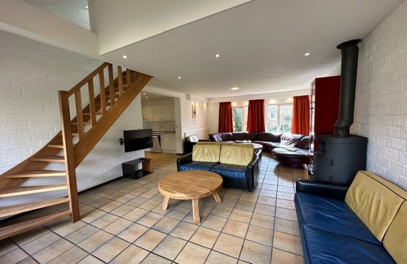 15 pers gesch woonkamer 3