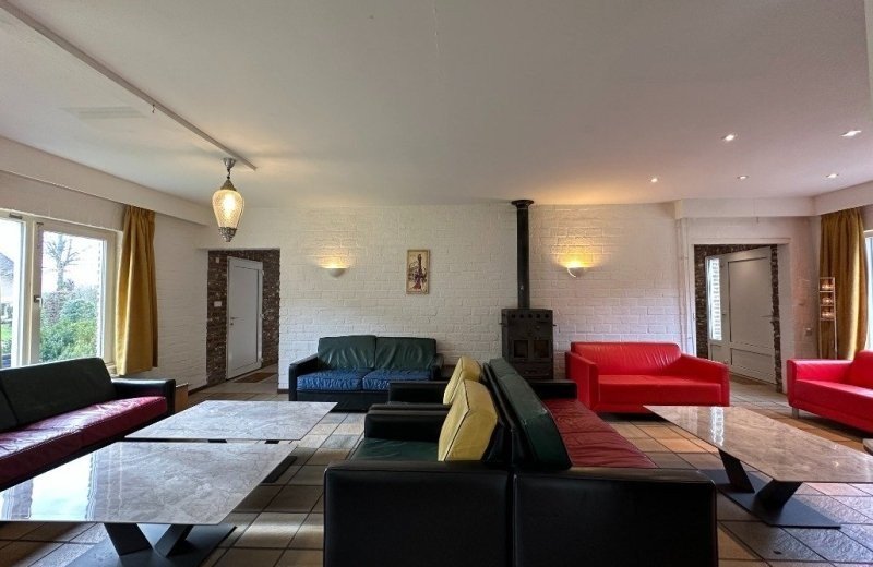 25 pers gesch woonkamer 3